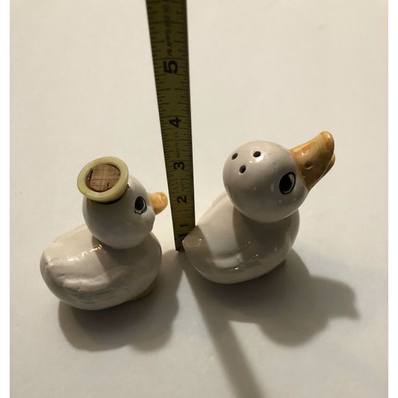 Vintage Small White Ducks Shakers - Picture 4 of 5